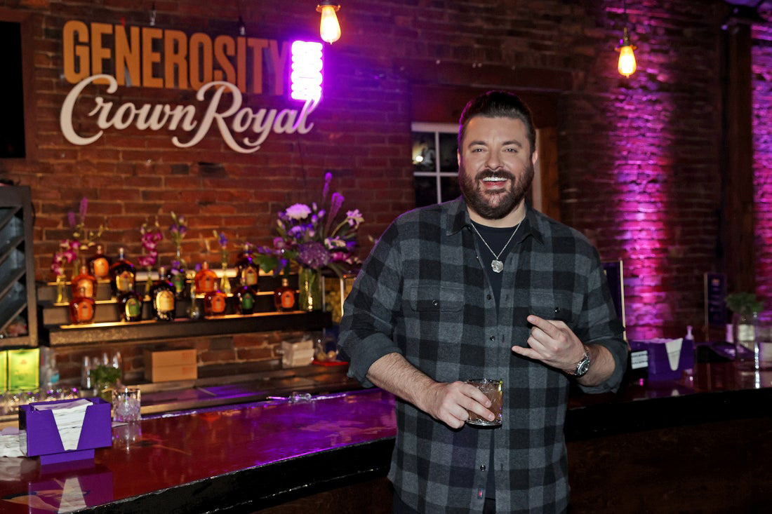 As part of the brand’s long-standing efforts to use the power of generosity to give back to our military communities, Crown Royal and country music star Chris Young announced a donation to the Bob Woodruff Foundation at last night’s 55thAnnual Country Music Association (CMA) Awards.
