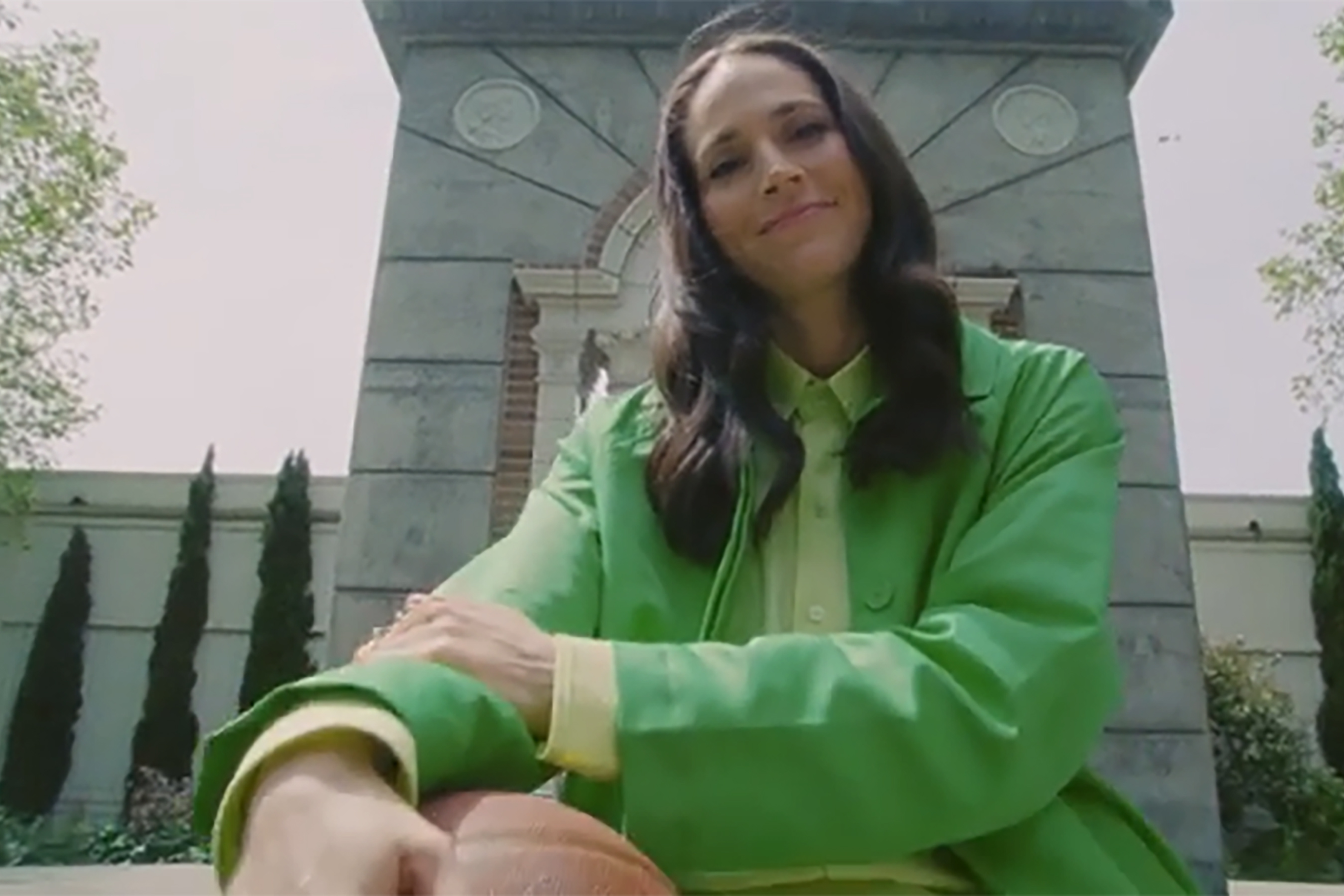 Play Video: Sue Bird shines throughout the night celebrating her legacy in partnership with Crown Royal Regal Apple.