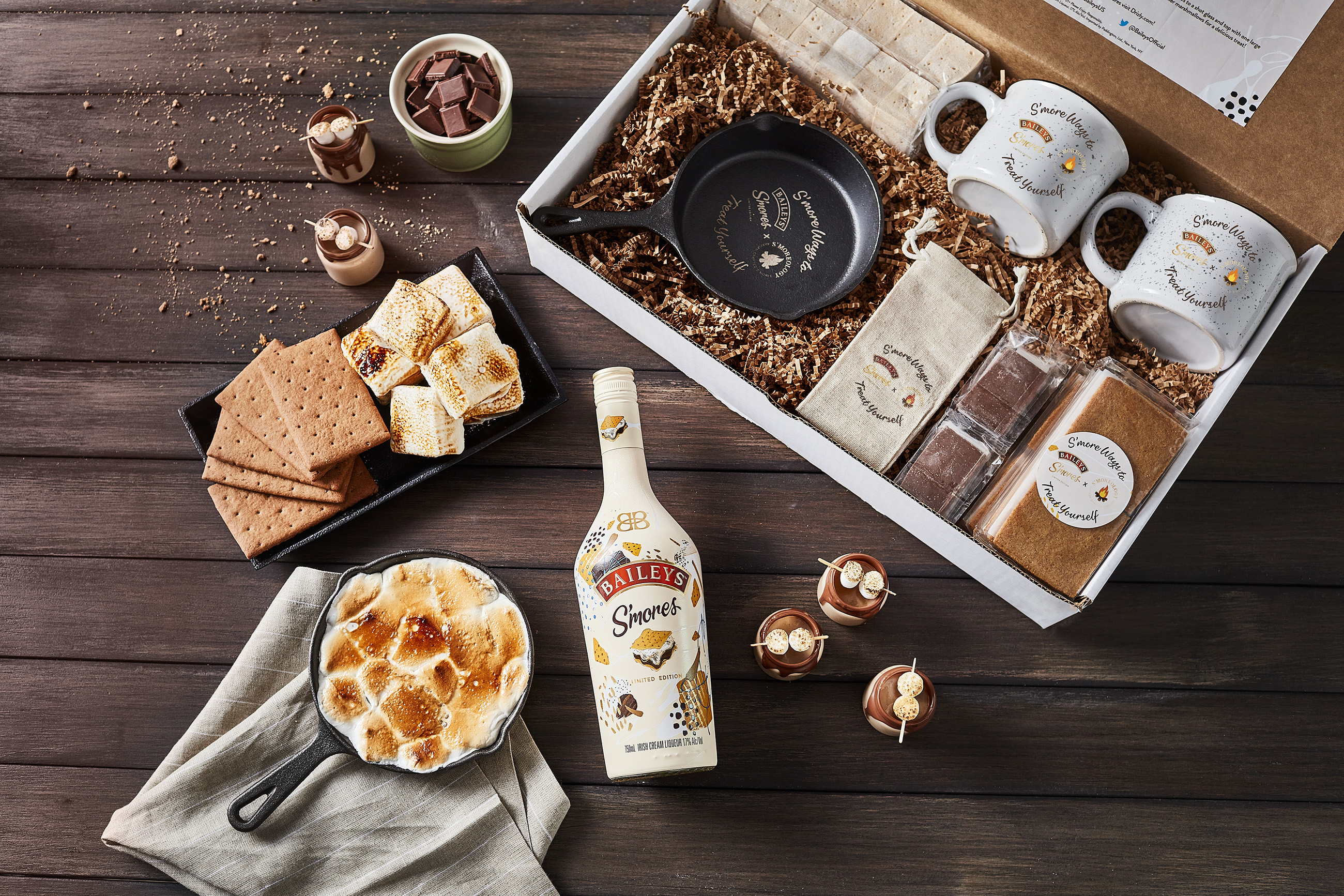 Baileys is serving up yet another way to treat yourself by partnering with Los Angeles-based artisan s’mores bakeshop, S’moreology, to curate a one-of-a-kind Baileys S’mores Skillet Kit perfect for fall gatherings!