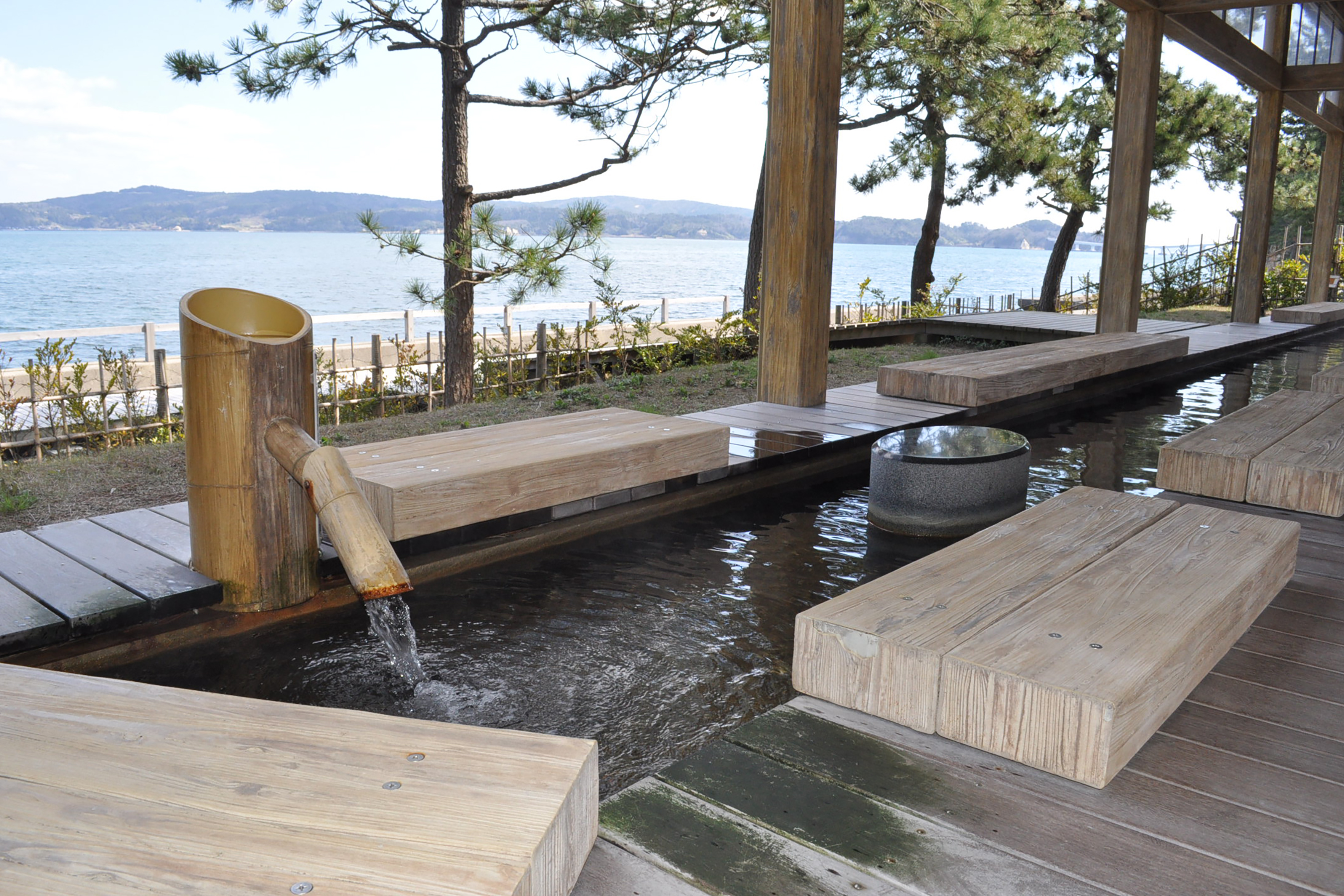 Wakura Onsen's footbath offers a beautiful sea view while you unwind
