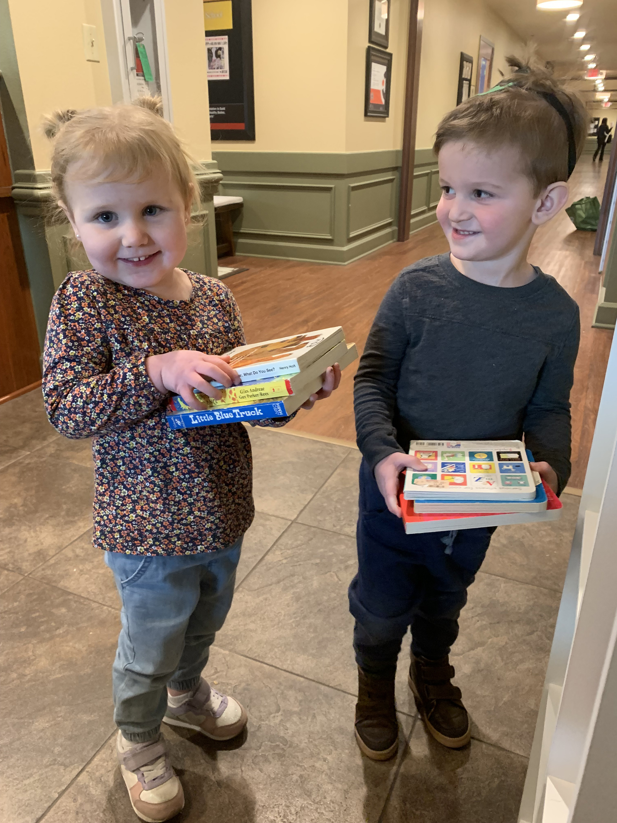 Primrose School of East Edmond (Edmond, OK) students donate books to their school’s Og’s Bountiful Book Drive benefiting multiple organizations in the community.