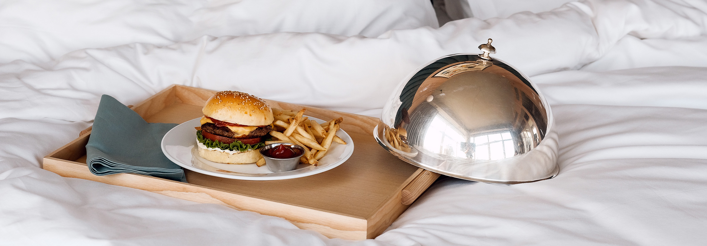 DIET WATER, MELTED ICE CREAM, BLOWFISH AMONG TOP 10 MOST UNUSUAL ROOM SERVICE REQUESTS, HOTELS.COM REPORTS