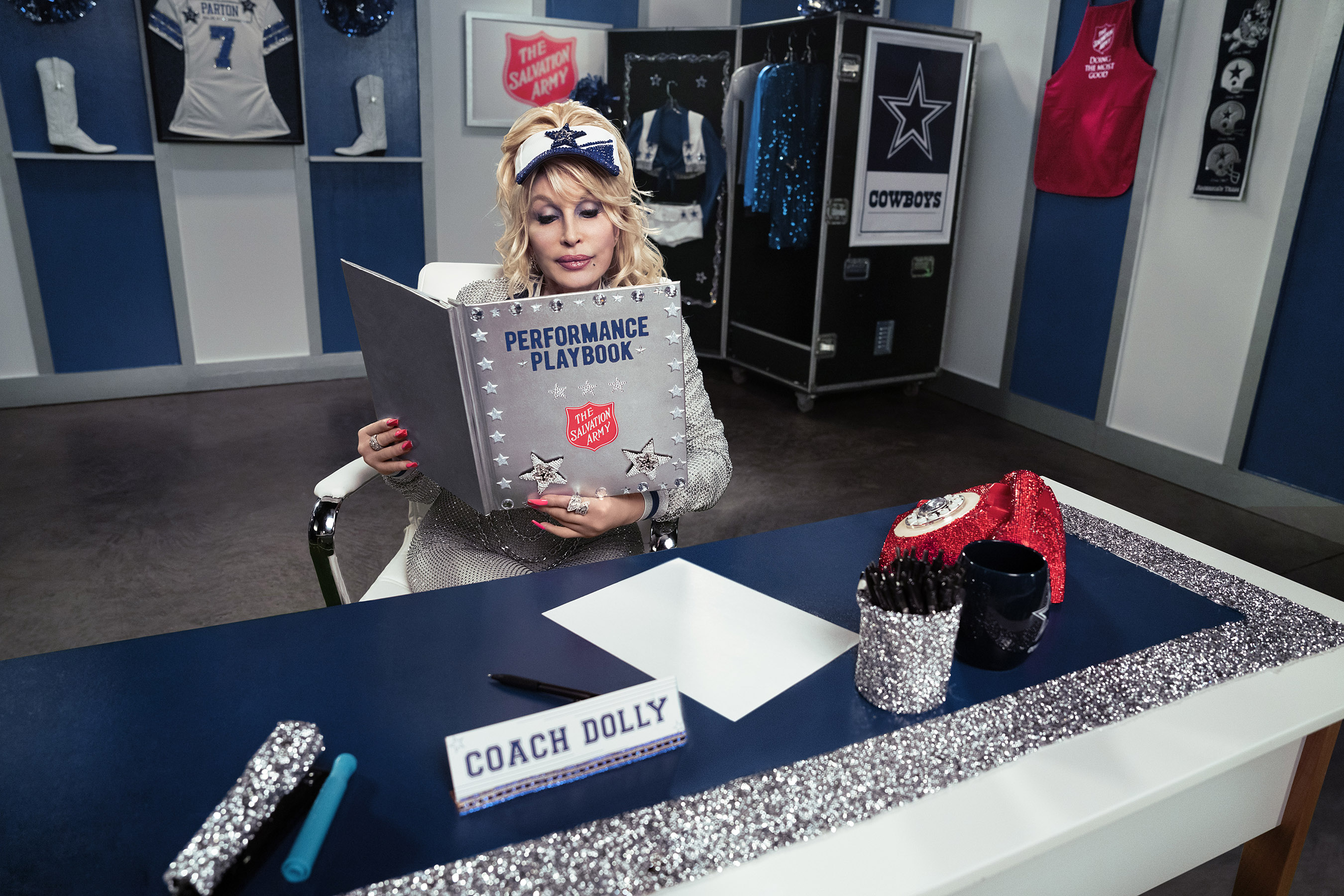 Global Superstar Dolly Parton to Perform Halftime Show Live at Dallas Cowboys Thanksgiving Day Game Global Superstar Dolly Parton to Perform Halftime Show Live at Dallas Cowboys Thanksgiving Day Game
