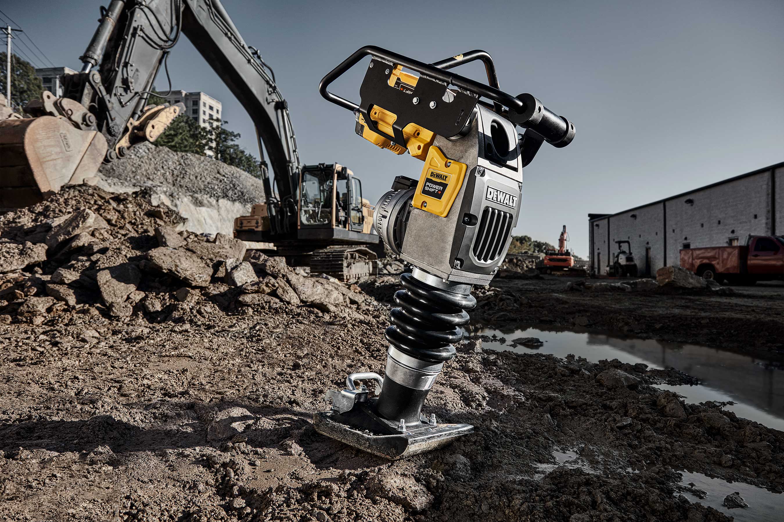 DEWALT Unveils Groundbreaking Equipment System DEWALT POWERSHIFT An 