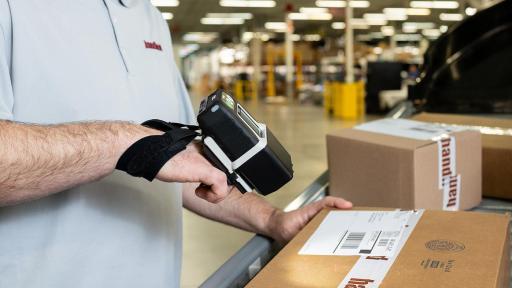 Simply aim the wearable SP500X ScanPrinter at a 1D/2D barcode, postal code or OCR code to capture the data.