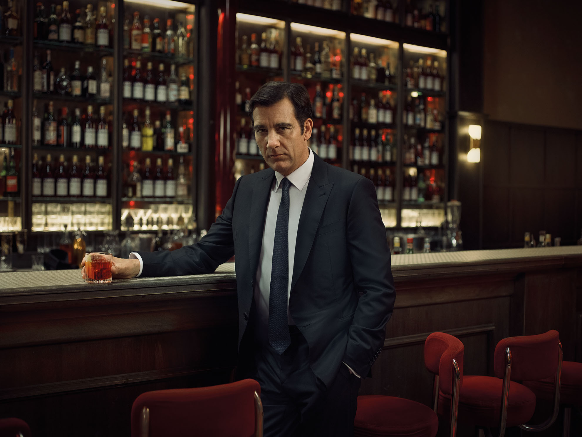 EXCLUSIVE: THE STORIES BEHIND CAMPARI RED DIARIES 2017 & SHORT MOVIE KILLER IN RED ARE UNVEILED CLIVE OWEN AND PAOLO SORRENTINO LEAD (R)EVOLUTION TO FOR CAMPARI RED 2017