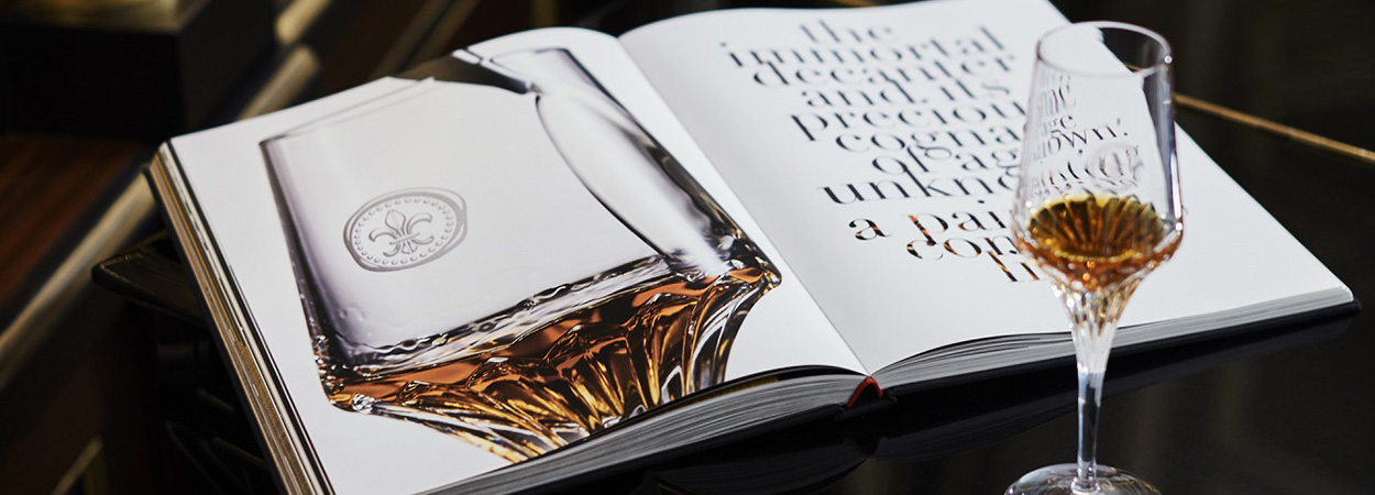 Louis Vuitton - ACC Art Books US