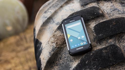 The Nautiz X9 ultra-rugged handheld is designed for the most challenging outdoor and industrial work. An IP67 rating means it’s fully waterproof and completely sealed against dust.